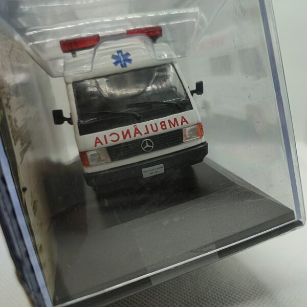 MERCEDES MB 180 AMBULÂNCIA ED. 16 - Veículos de Serviço Do Brasil - Miniatura 1/43 - Image 3