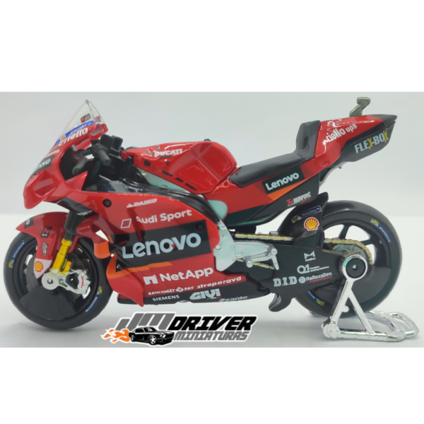 Ducati Desmosedici - Lenovo Team – MotoGP nº63 – Miniatura Moto GP 1/18 Maisto - Image 3