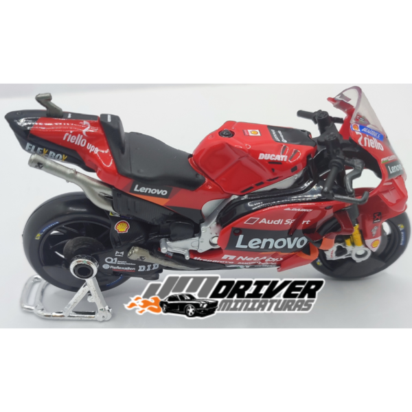 Ducati Desmosedici - Lenovo Team – MotoGP nº63 – Miniatura Moto GP 1/18 Maisto - Image 4