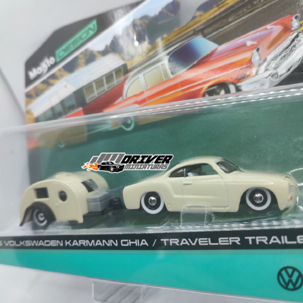 VOLKSWAGEN KARMANN GHIA + TRAVELER TRAILER - Design tow e go - Miniatura Maisto 1/64 - Image 2