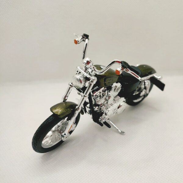 HARLEY-DAVIDSON XL 1200 V - 2013 - MOTO 1/18 MAISTO SERIE 33 - Image 2